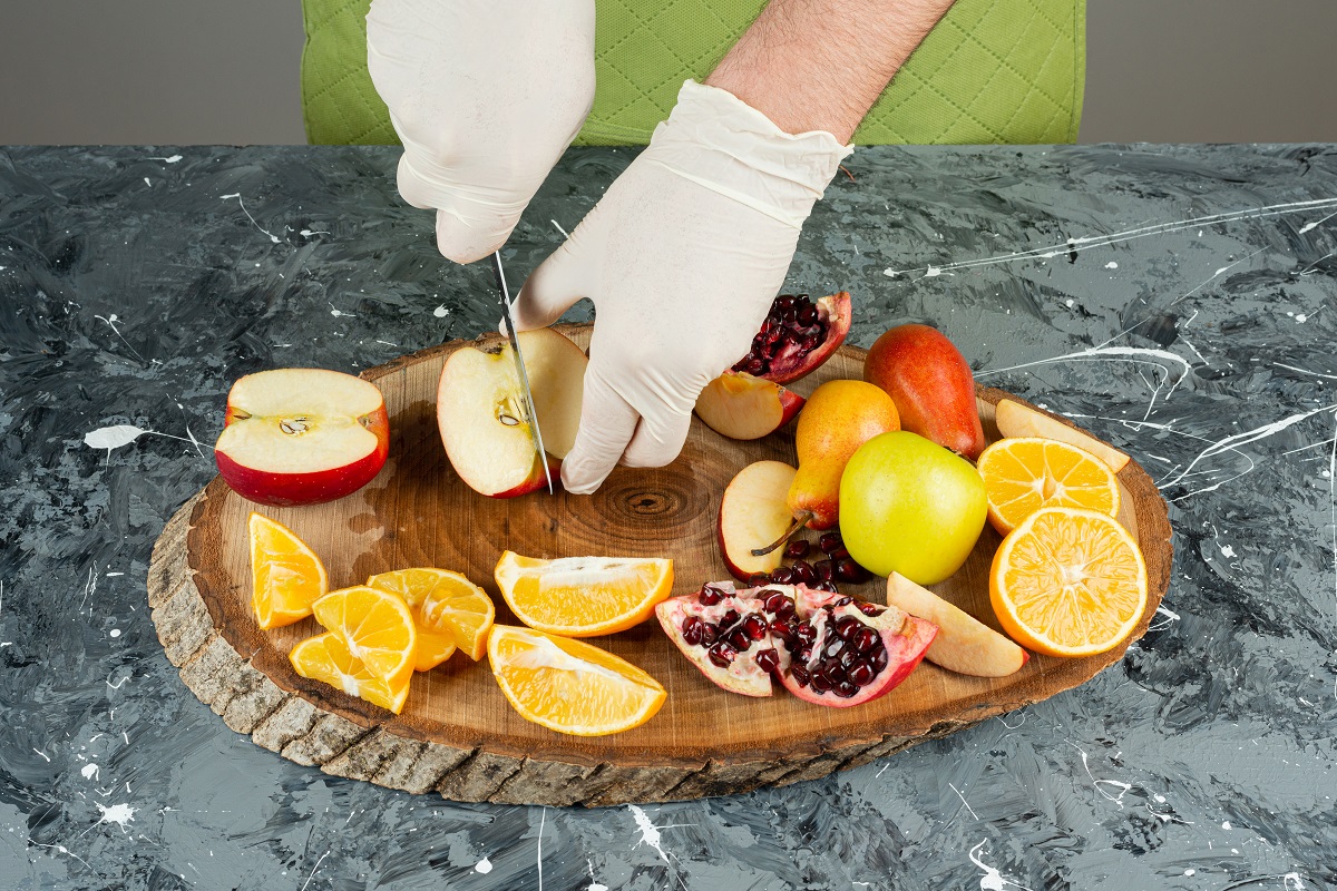 Cách làm nước lau sàn bằng vỏ trái cây